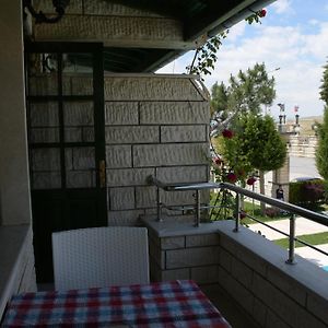 Üç Kişilik Oda
